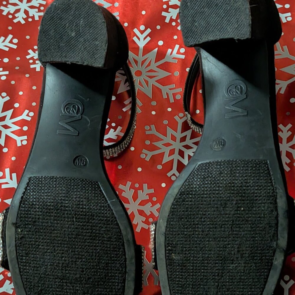 Sandals - Picture 2 of 4